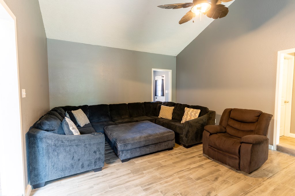 10905 E County Rd 107, Midland, Texas image 9