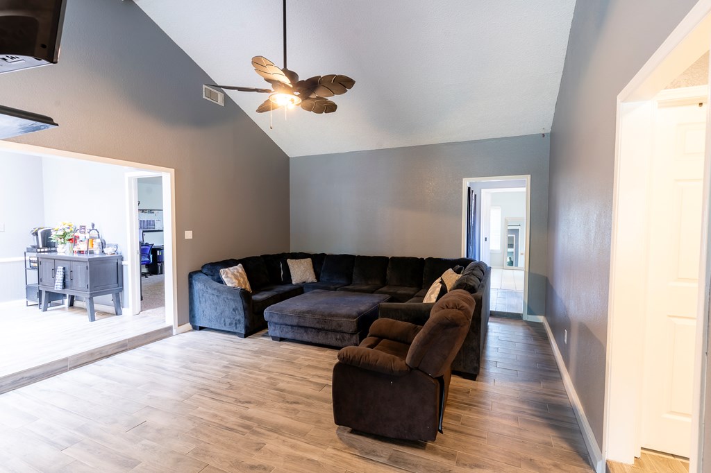 10905 E County Rd 107, Midland, Texas image 10