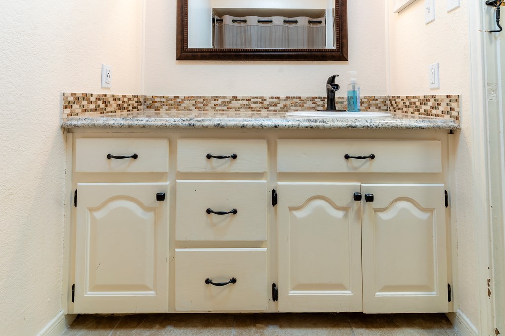 10905 E County Rd 107, Midland, Texas image 19