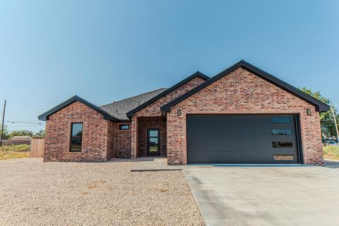 Homes For Sale - 1708 E Main St<br/> Brownfield, TX 79316