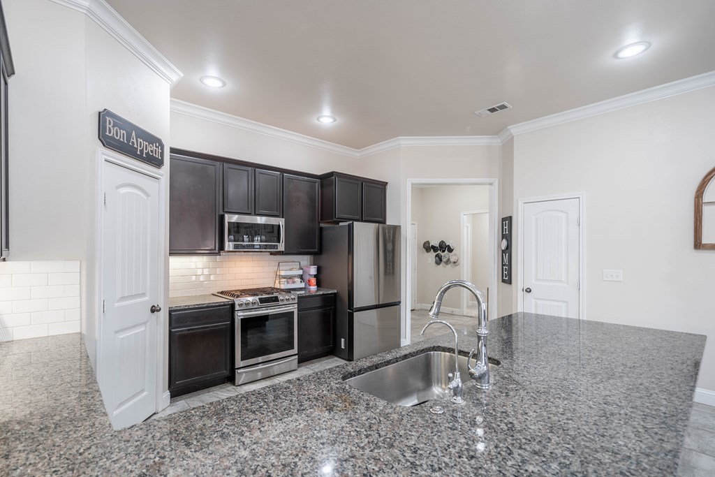 6712 Boot Dr, Midland, Texas image 8