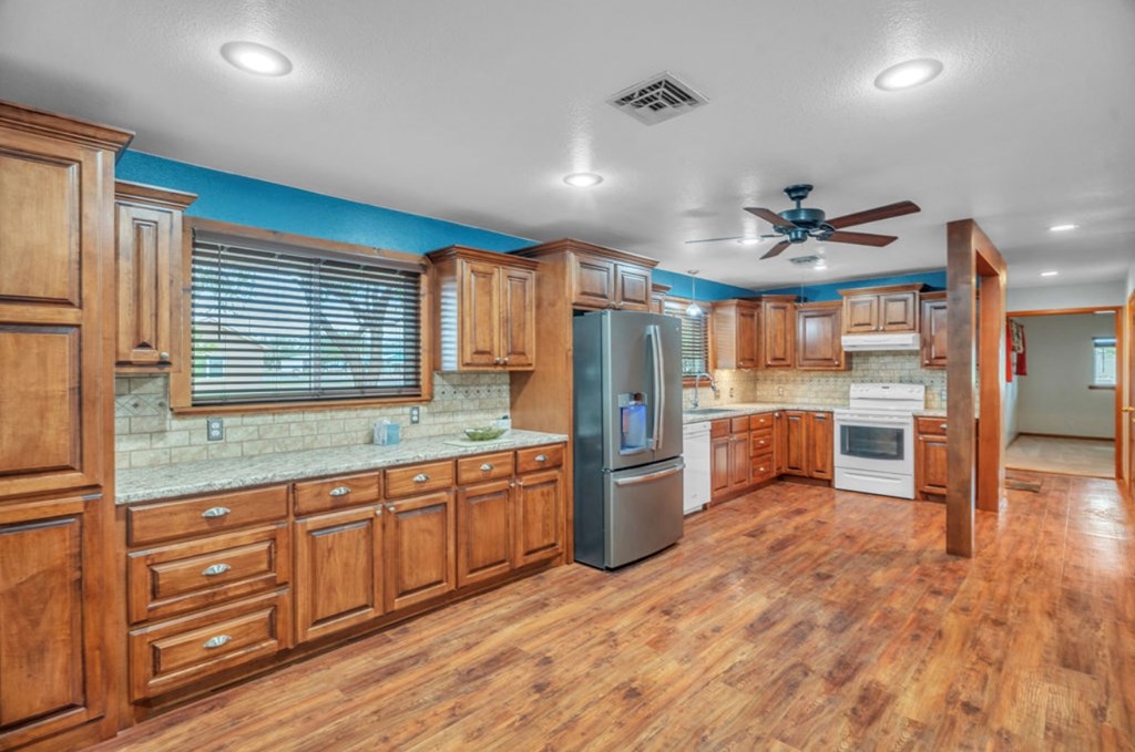 312 N Main St, Coahoma, Texas image 4