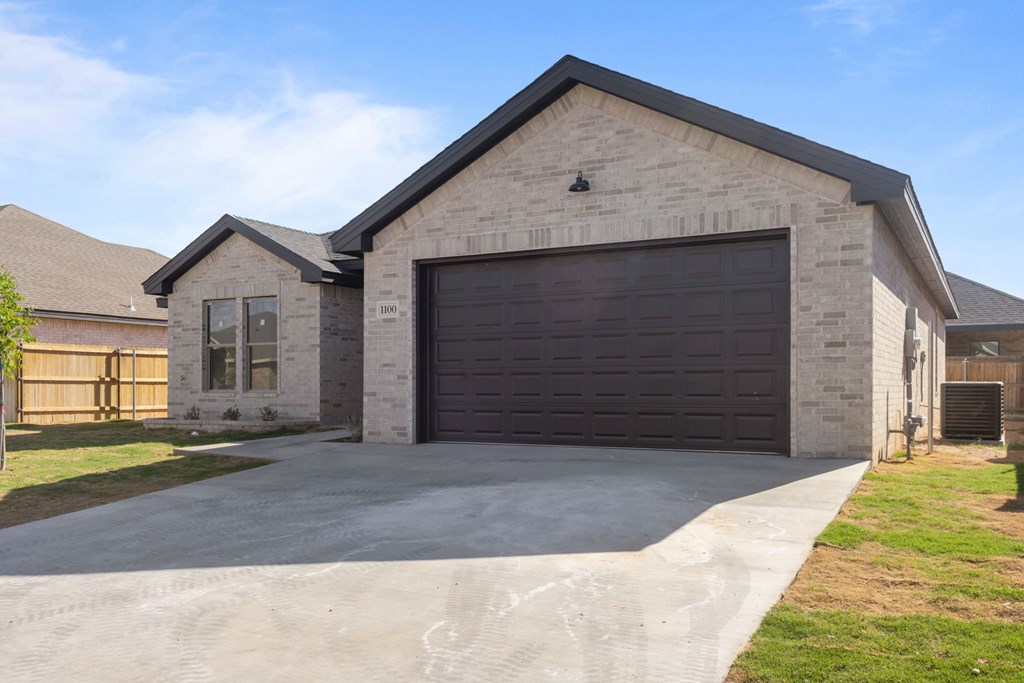 1100 Sparhawk Dr, Midland, Texas image 2