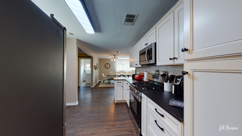 2502 Frontier Ave, Midland, Texas image 25