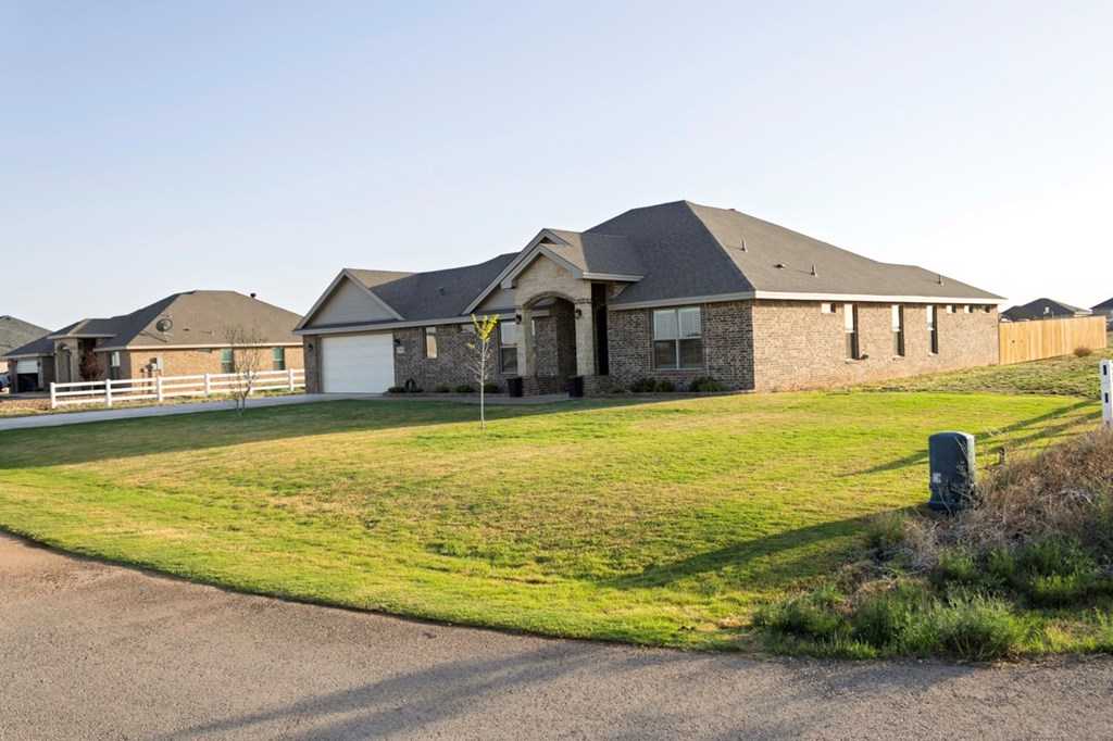 2106 S County Rd 1054, Midland, Texas image 3