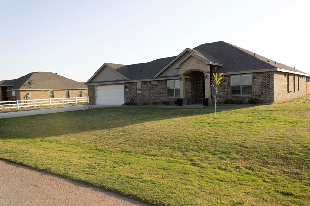 2106 S County Rd 1054, Midland, Texas image 2