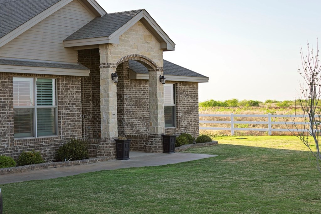 2106 S County Rd 1054, Midland, Texas image 6