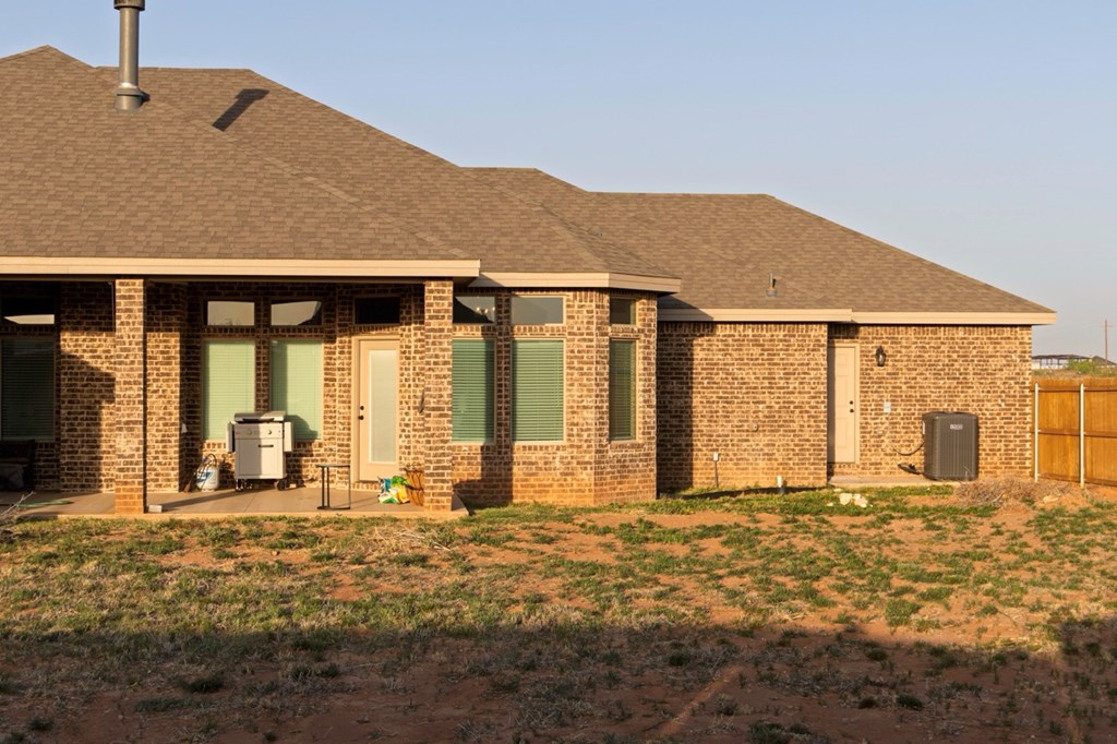 2106 S County Rd 1054, Midland, Texas image 32