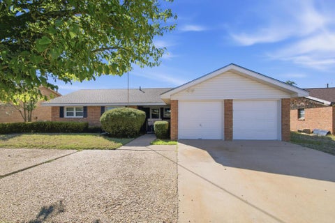 Homes For Rent - 723 W Dormard Ave<br/> Midland, TX 79705