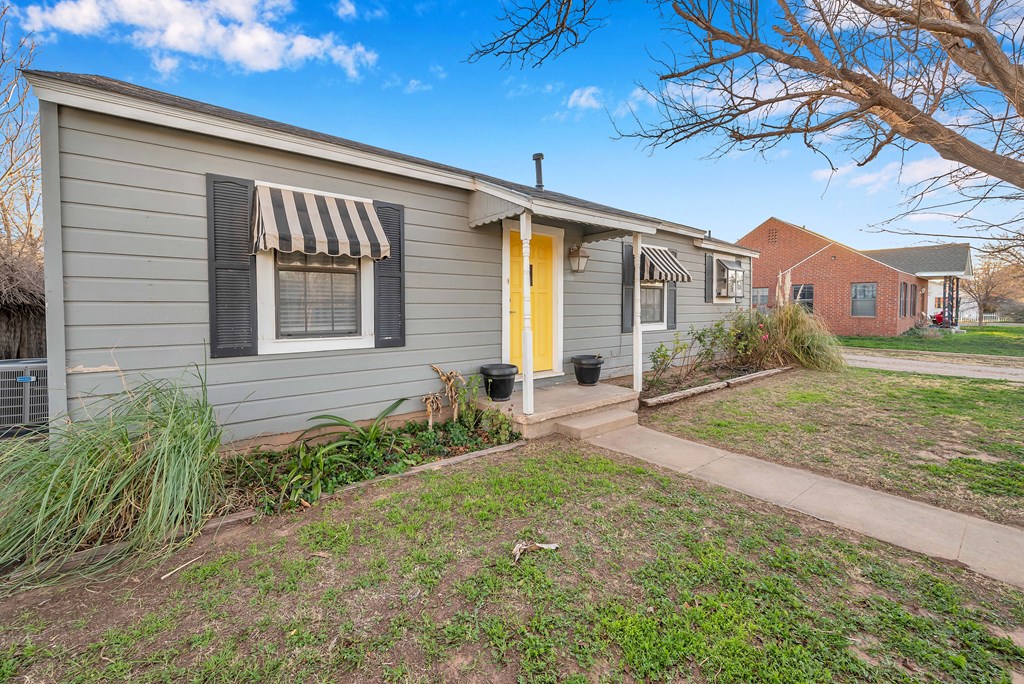 611 Storey Ave, Midland, Texas image 2