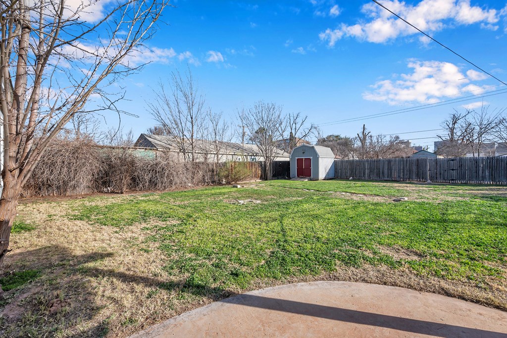 611 Storey Ave, Midland, Texas image 18