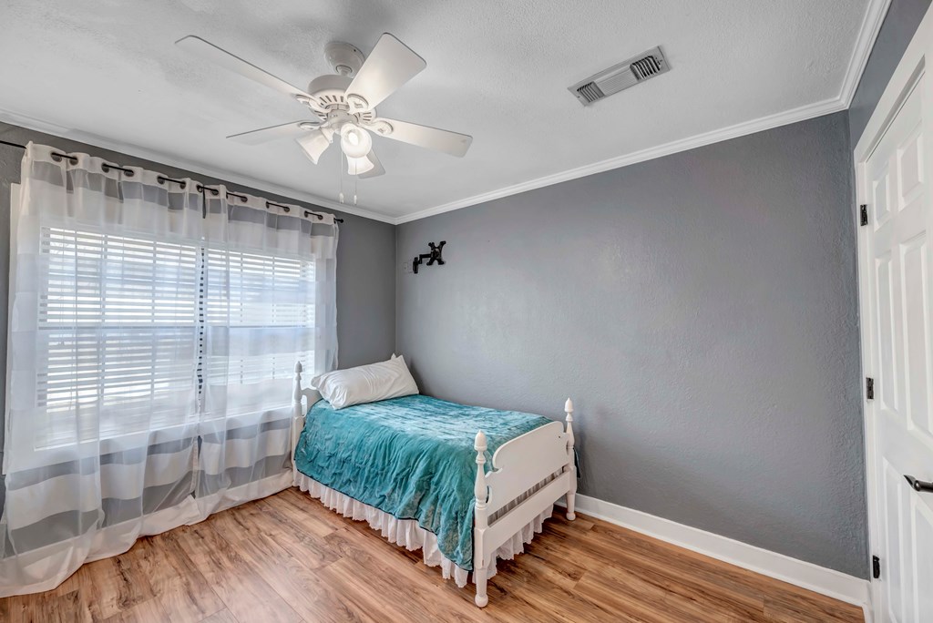 611 Storey Ave, Midland, Texas image 16