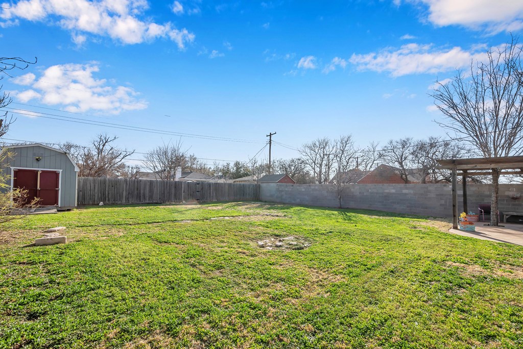 611 Storey Ave, Midland, Texas image 19