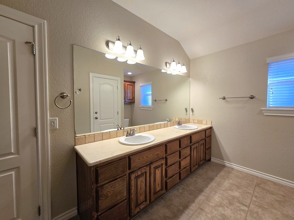 5620 Llano Court, Midland, Texas image 12