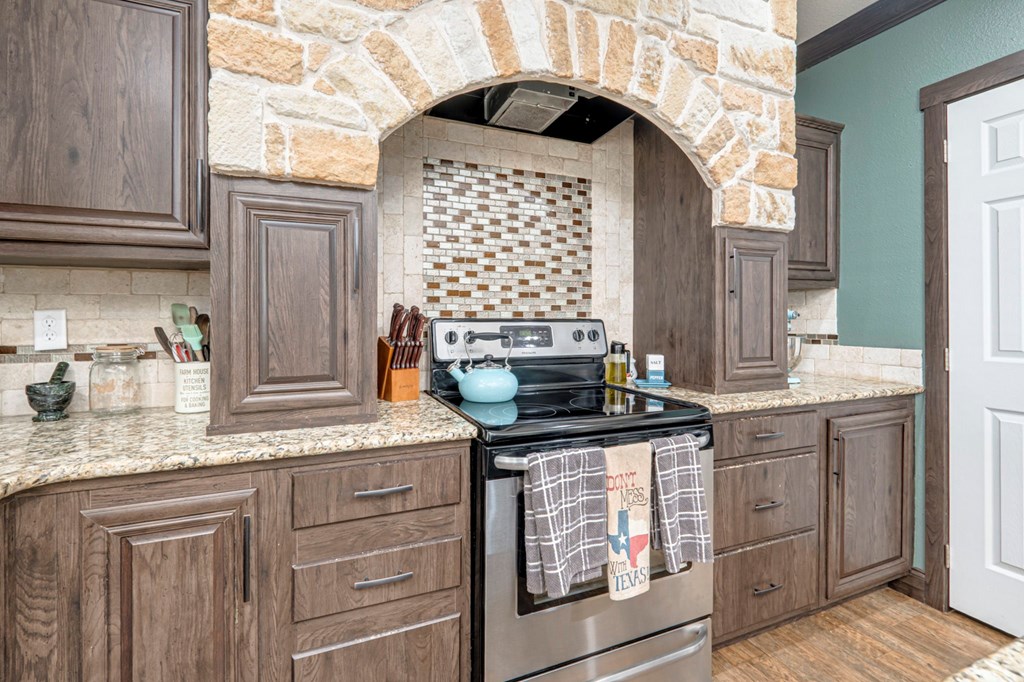 14241 Lariat Trail, Gardendale, Texas image 17