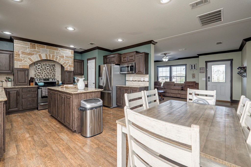 14241 Lariat Trail, Gardendale, Texas image 14