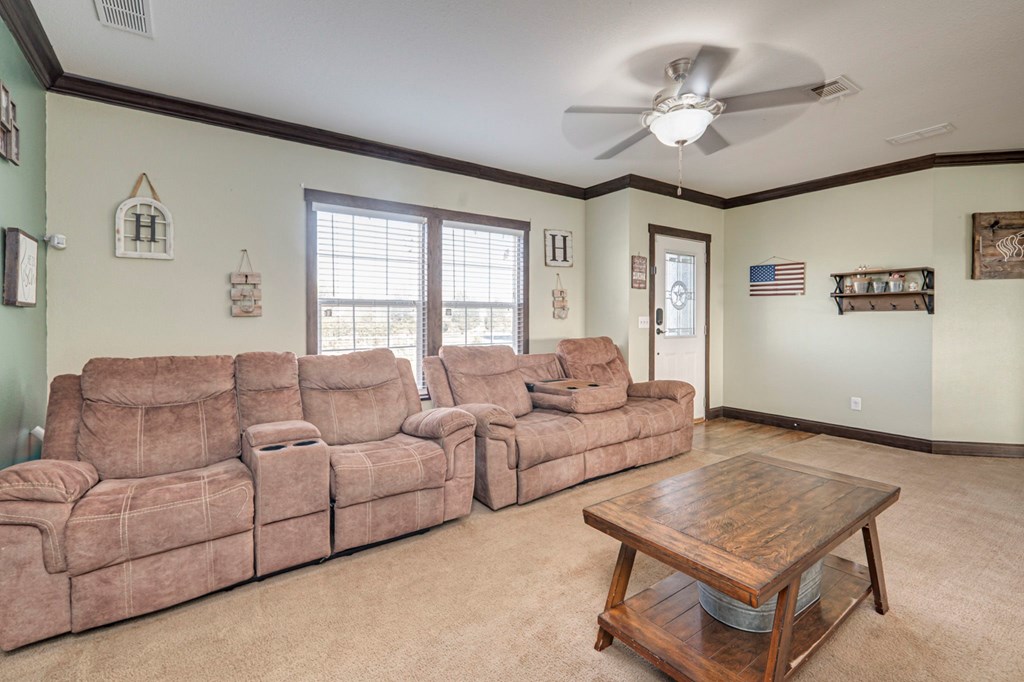 14241 Lariat Trail, Gardendale, Texas image 7