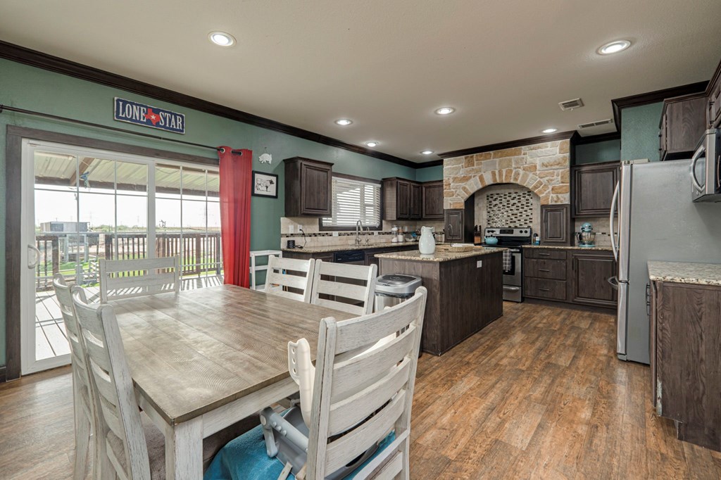 14241 Lariat Trail, Gardendale, Texas image 11