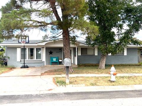 Homes For Sale - 3501 40th St<br/> Snyder, TX 79549