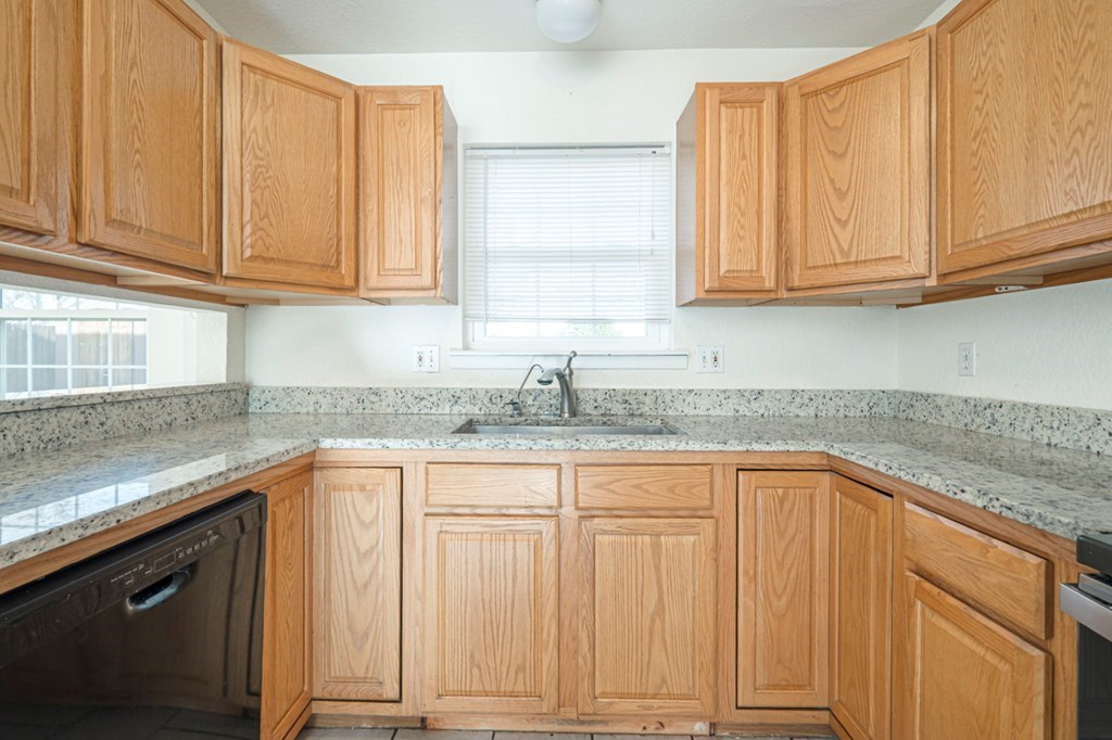 1702 Cessna Dr, Midland, Texas image 17