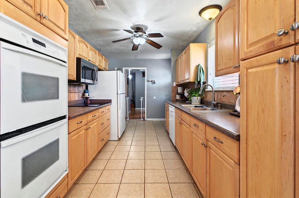 3216 W Dengar Ave, Midland, Texas image 7