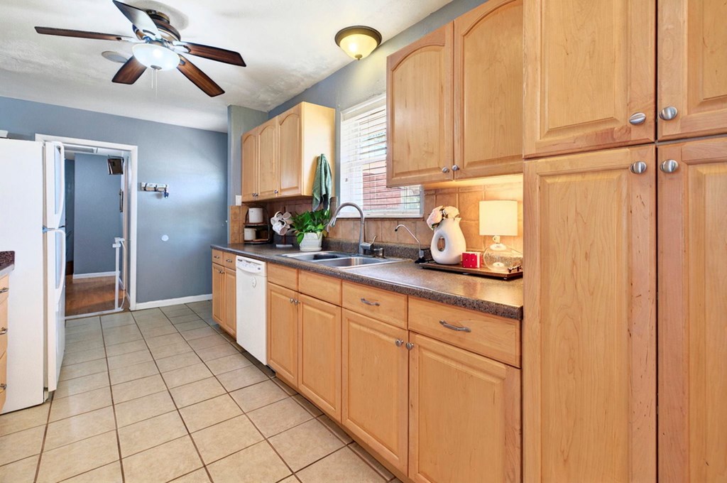 3216 W Dengar Ave, Midland, Texas image 8