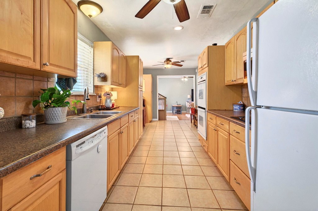 3216 W Dengar Ave, Midland, Texas image 5