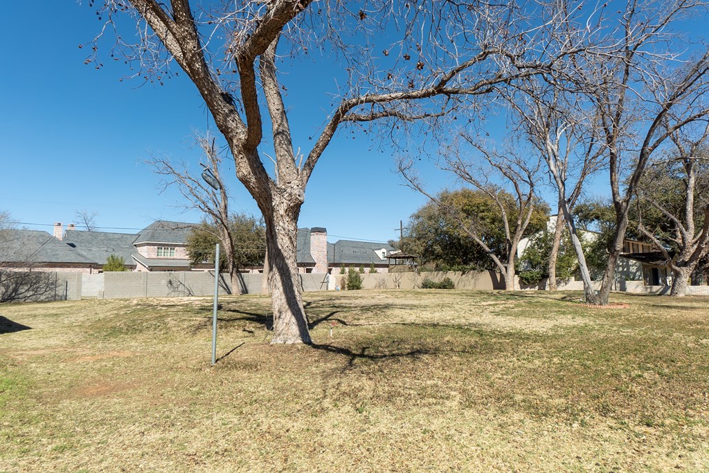 1602 Country Club Dr, Midland, Texas image 2