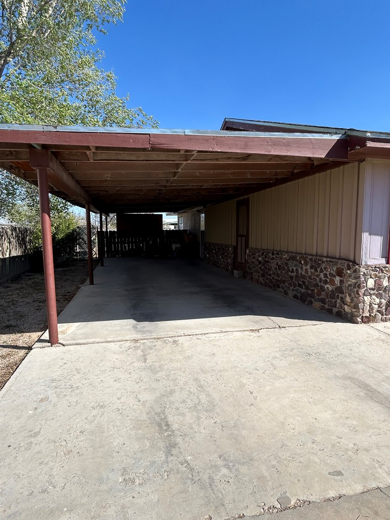 702 N Gillis, Fort Stockton, Texas image 20