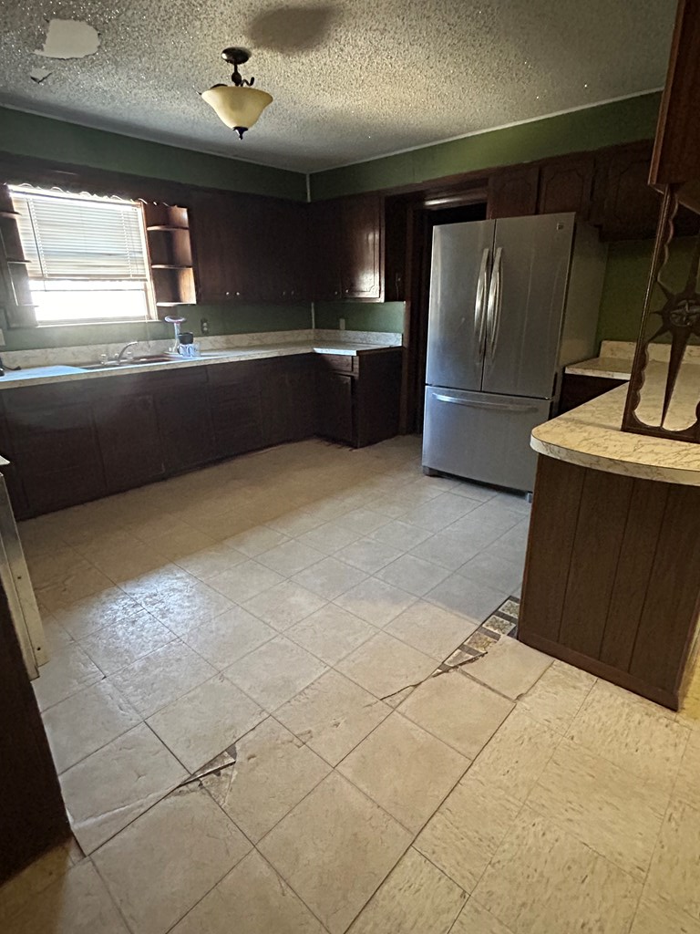 702 N Gillis, Fort Stockton, Texas image 9