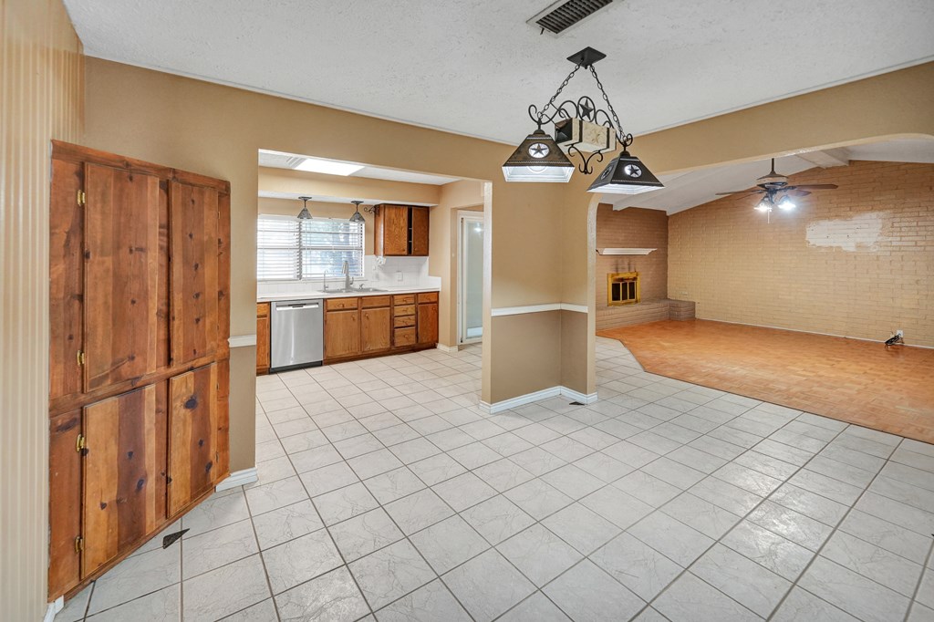 4205 Irvin Dr, Midland, Texas image 5