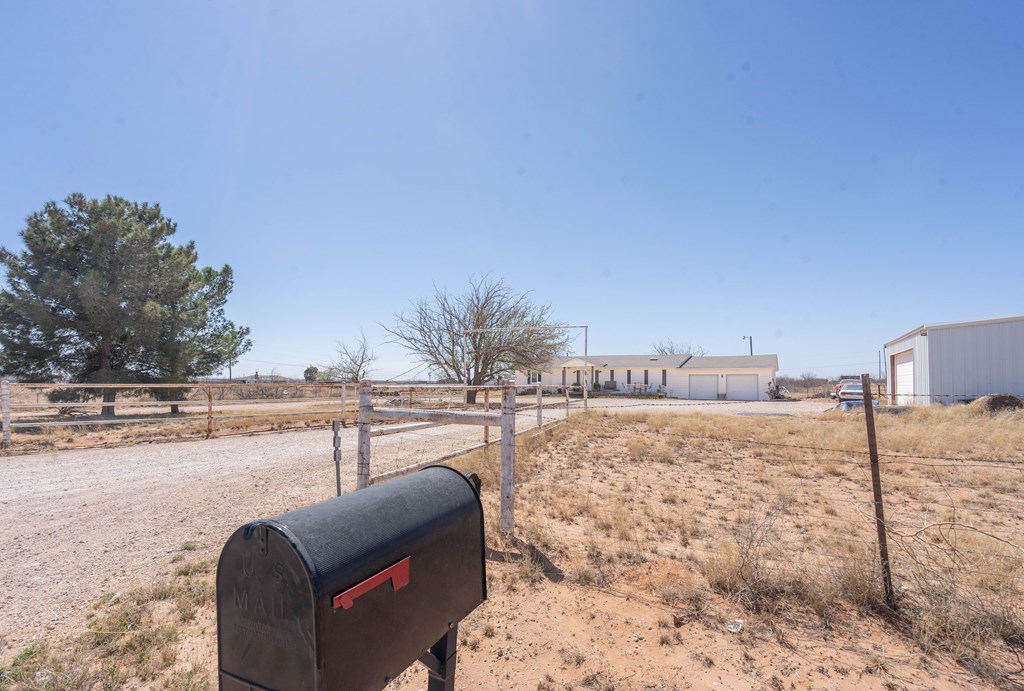 6308 S County Rd 1182, Midland, Texas image 2