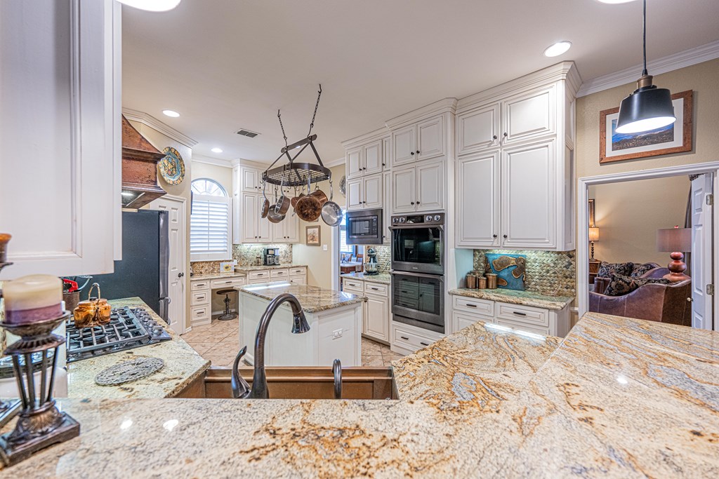 5415 Ridgemont Court, Midland, Texas image 14