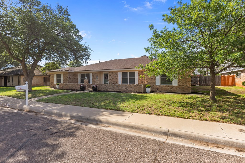 2821 Goddard Place, Midland, Texas image 2