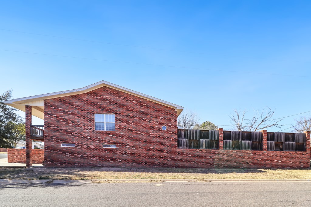 600 W 15th St, Big Spring, Texas image 3