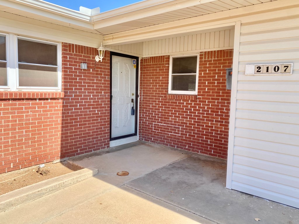 2107 Alabama St, Big Spring, Texas image 2