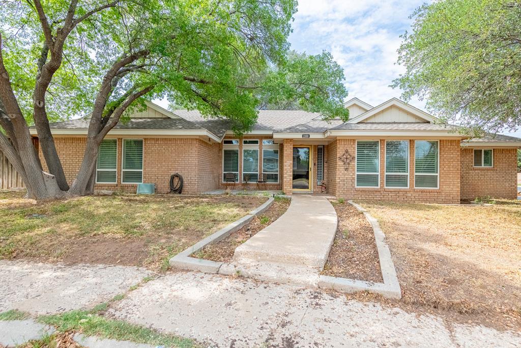 2300 Hermitage Court, Midland, Texas image 2