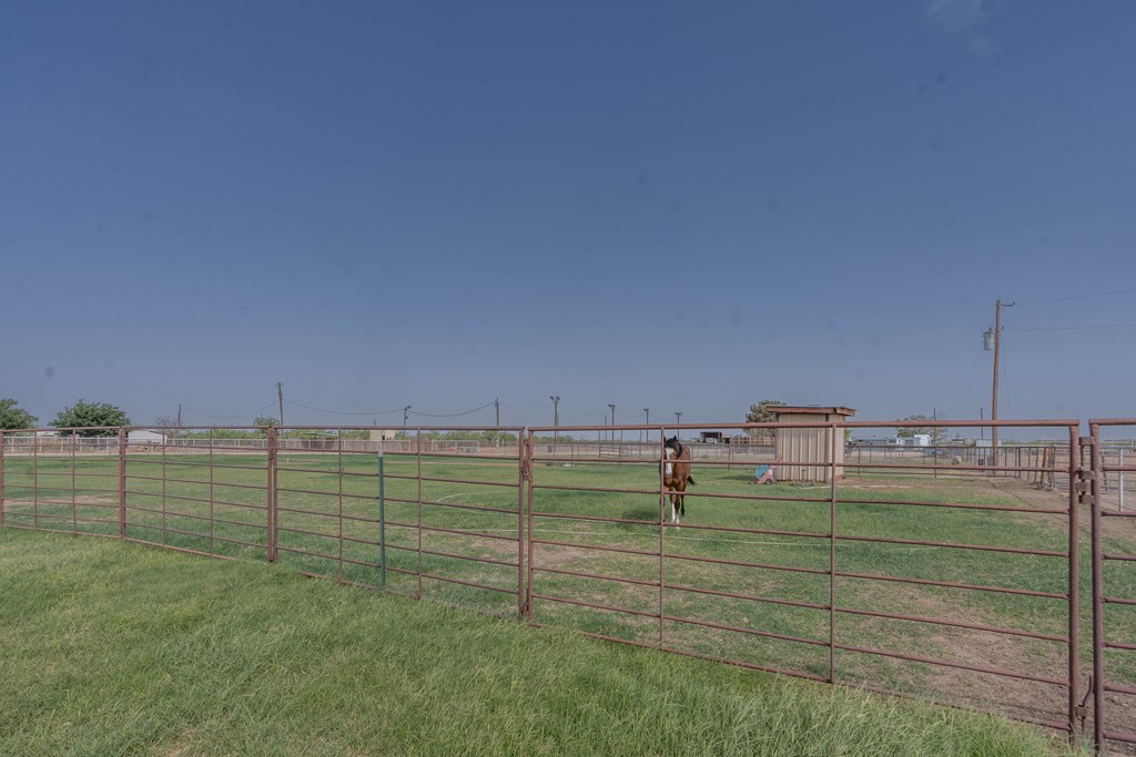 11800 W County Rd 52, Midland, Texas image 42