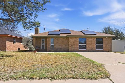 Homes For Sale - 321 Thornridge Dr<br/> Midland, TX 79703