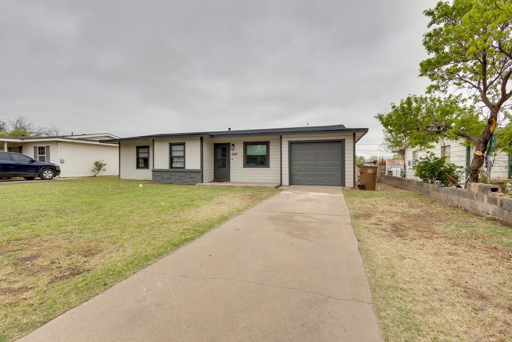 608 Holbert St, Big Spring, Texas image 3