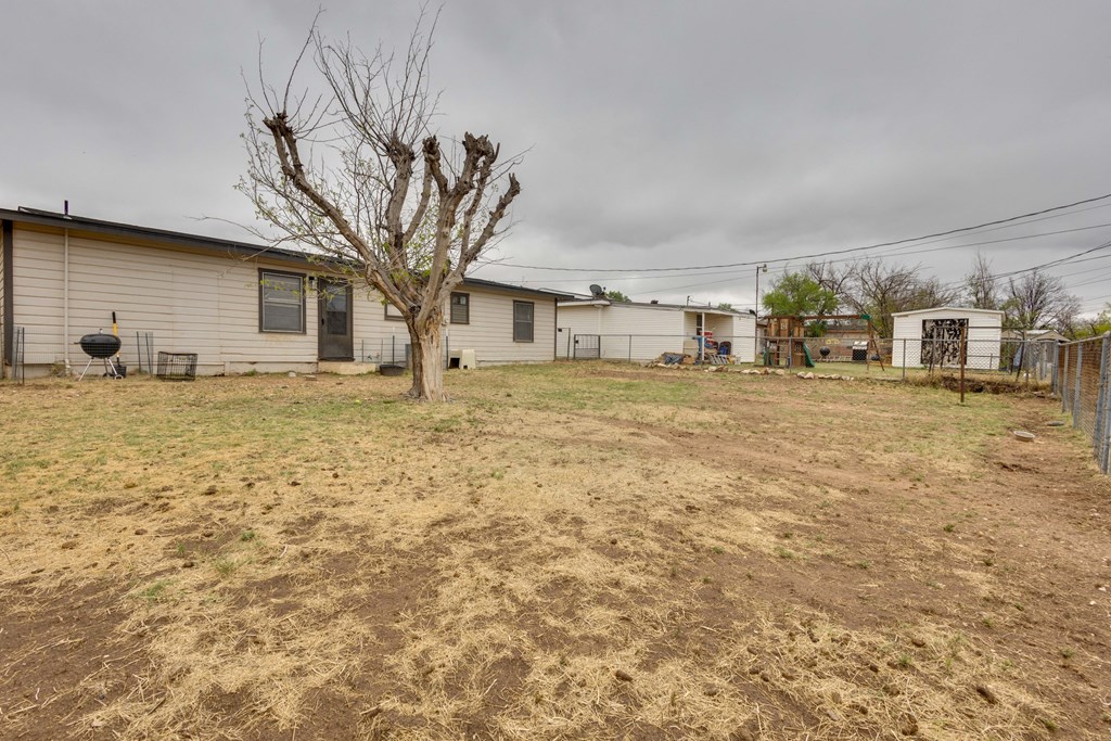 608 Holbert St, Big Spring, Texas image 28