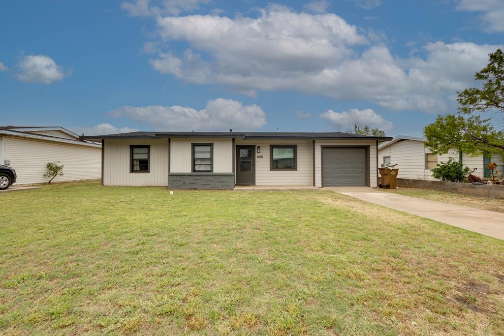 608 Holbert St, Big Spring, Texas image 1
