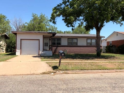 Homes For Sale - 303 33rd St<br/> Snyder, TX 79549