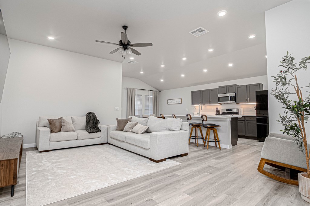 2016 Swenson St, Midland, Texas image 5