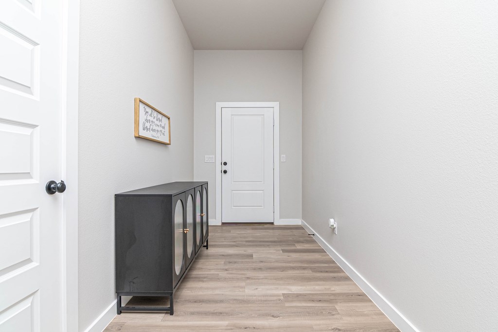 2016 Swenson St, Midland, Texas image 4