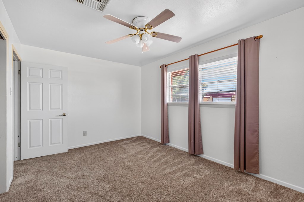 4709 Shadylane Dr, Midland, Texas image 7