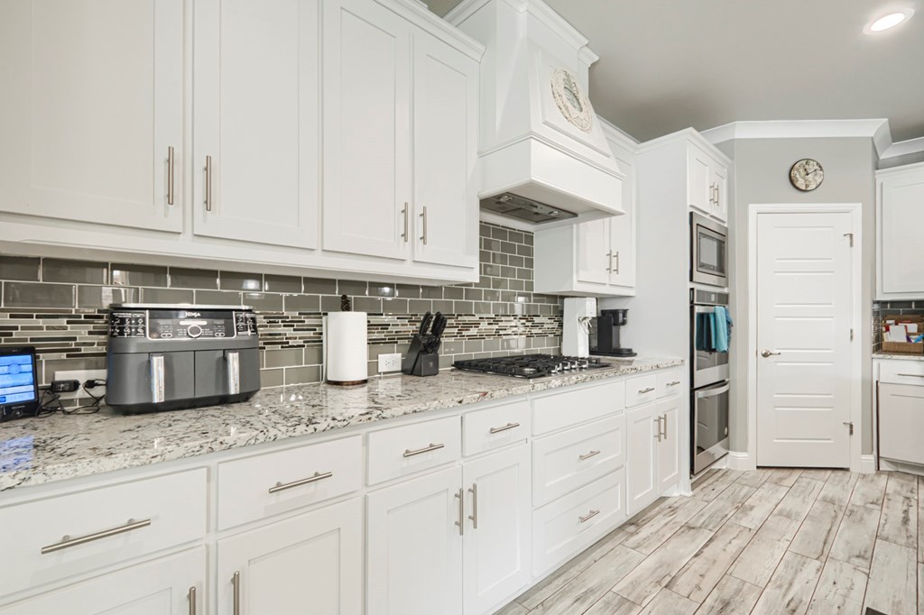 1706 Overshine Lane, Midland, Texas image 18