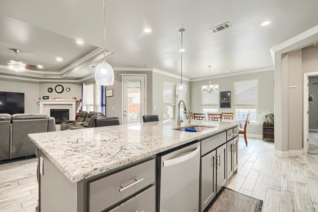 1706 Overshine Lane, Midland, Texas image 17