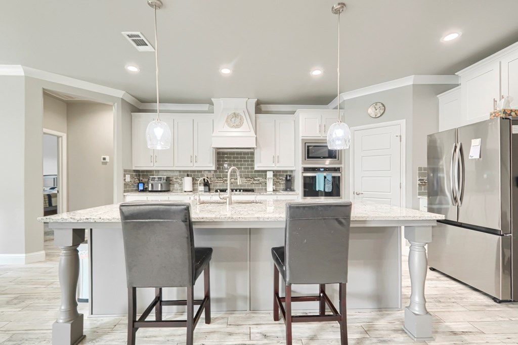 1706 Overshine Lane, Midland, Texas image 14