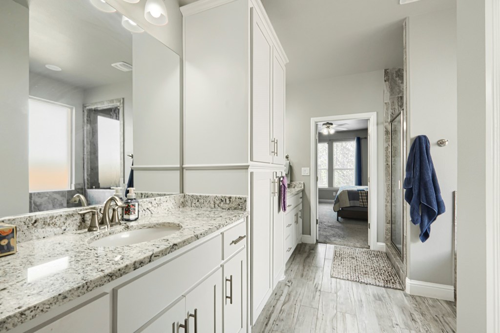 1706 Overshine Lane, Midland, Texas image 30